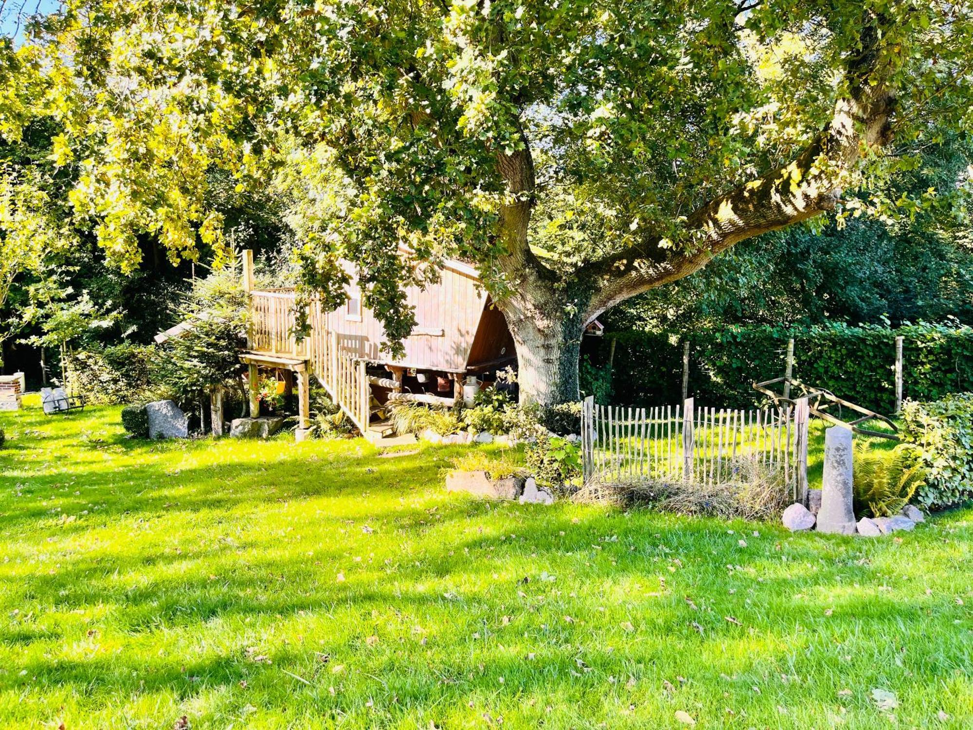 Écrainville La Cabane Perchee Du Trappeur מראה חיצוני תמונה