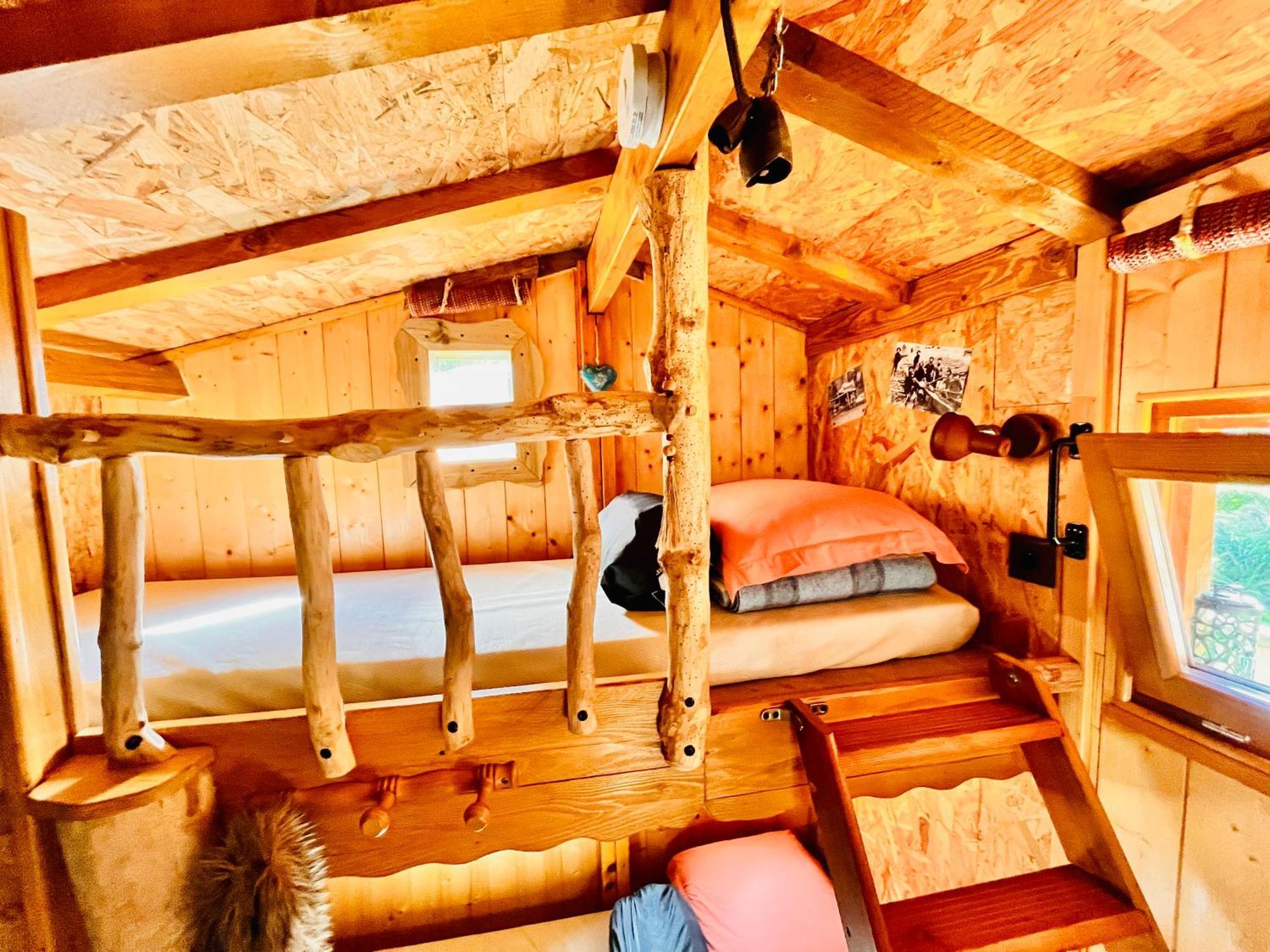 Écrainville La Cabane Perchee Du Trappeur מראה חיצוני תמונה